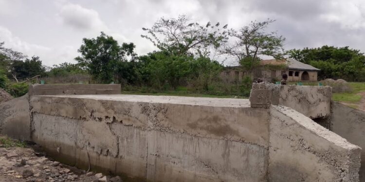 Hon. Olusola Adeleke Completes Box Culvert at Oke Olókun River, Boosting Connectivity and Safety in Isale Oba.
