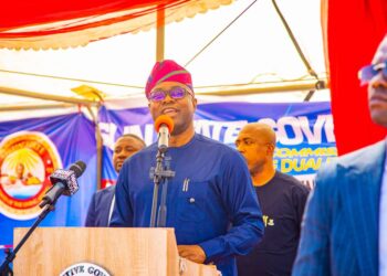 Oyo state building permits; When will Other Local Govt. Chairmen Challenge State Ministry?  By Waheed Adebare