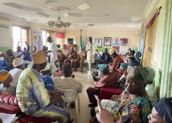 Eid-el Fitr: Excitement As Akeem Olatunji Gifts Oluyole LG, Ward PDP Stakeholders Food Items, Cash