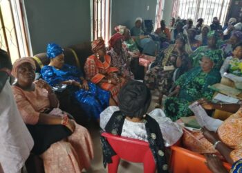 As Iyaloja Saratu Aduke Konibaje opens another office outlet, as market leaders hammered on issues related to getting certificate as Iyaloja General of Oyo State .