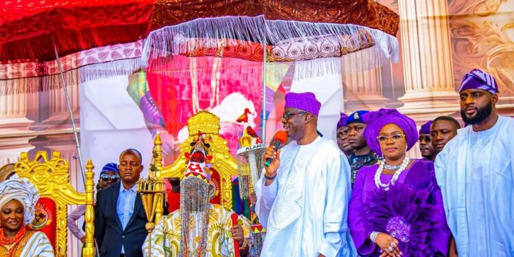 YCYW Congratulates the 46th Aláàfin of Oyo Kingdom, His Imperial Majesty, Oba Akeem Abimbola Owoade I