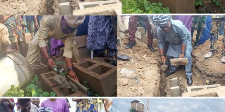 Egbeda LGA Chairman, Sanda Supports Two Communities with cash and Solar Borehole 