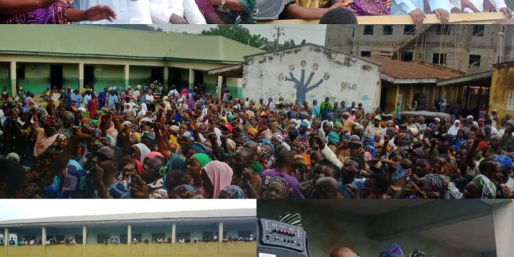 SOLUTIONS 2027: Oloye Adegoke Storms Ibadan NorthWest PDP Meeting, Donates Borehole, Splashes Millions Of Naira On Party Members