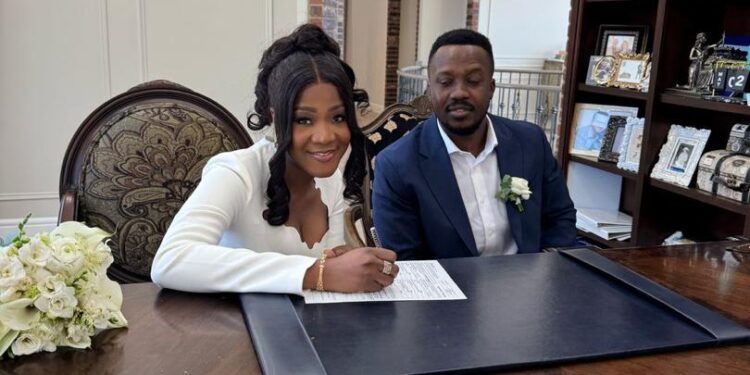 Ologburo’s Daughter Ifedolapo Marries Heartthrob Sherifdeen in Canada