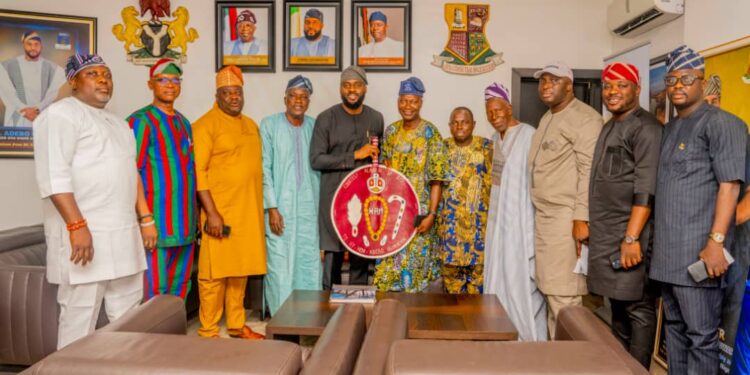 Alaafin’s Delegation Pays Solidarity Visit to Oyo Speaker, Ogundoyin, Backs Proposed Amendments to Council of Obas’ Law