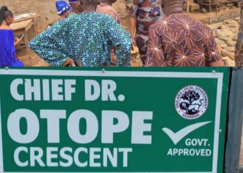 Community Applauds OTOPE’s Philanthropy, Names Road in His Honour in Ona-Ara LG