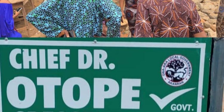 Community Applauds OTOPE’s Philanthropy, Names Road in His Honour in Ona-Ara LG