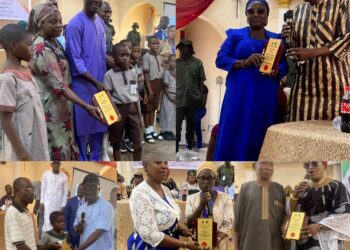 Akande Honours Best Pupil, Community, School, Market, and Staff in Ibadan South West LG