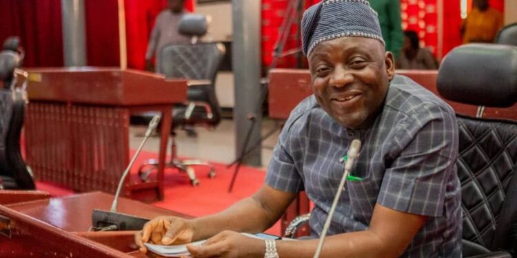 Omi Elite youth Club Celebrates Oyo Lawmaker Mabaje on his 6 years Anniversary in office.