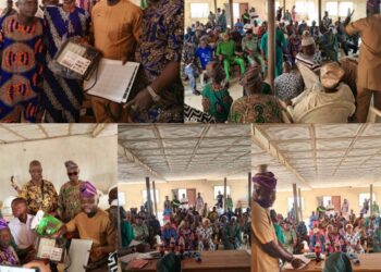 Photos News: Oyo Assembly Lawmaker, Waheed Akintayo Interacts With Constituents, Flags Off “Light Up Constituency Project”
