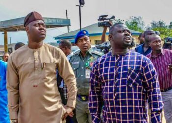 Photos News: Oyo Assembly Lawmaker, Waheed Akintayo Interacts With Constituents, Flags Off “Light Up Constituency Project”