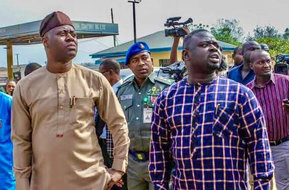 Photos News: Oyo Assembly Lawmaker, Waheed Akintayo Interacts With Constituents, Flags Off “Light Up Constituency Project”