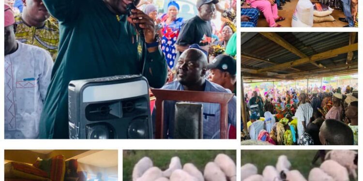 Akinyele Residents Shower Encomiums on Council Boss, Hon Akinwole Akinleye as he distributes Eid-El-Kabir packages across all wards, Donates Modern Sound System to Akinyele Ward 5 PDP*