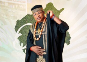 Akeem Olatunji Grants Full Tertiary Education Scholarship, Donates ₦1m to Late P.A’s Family