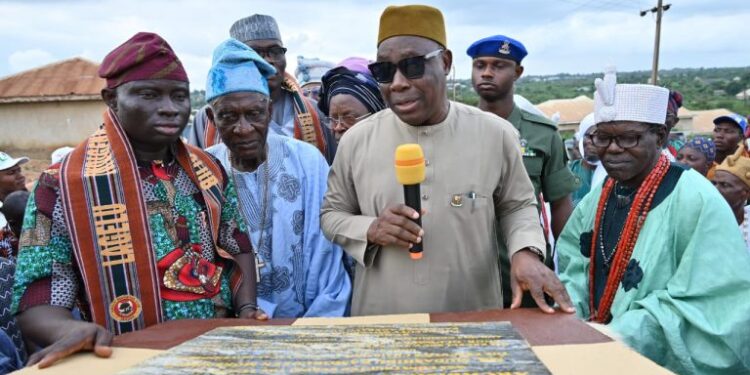 Makinde commissions 5.9km dualised Akobo-Ojurin-Olorunda Abaa road
