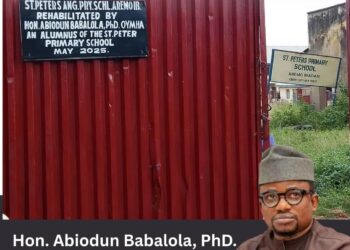 Oyo Lawmaker Hon. Babalola Abiodun Ph.D Rehabilitates School Gate at St. Peter Anglican Primary School, Aremo