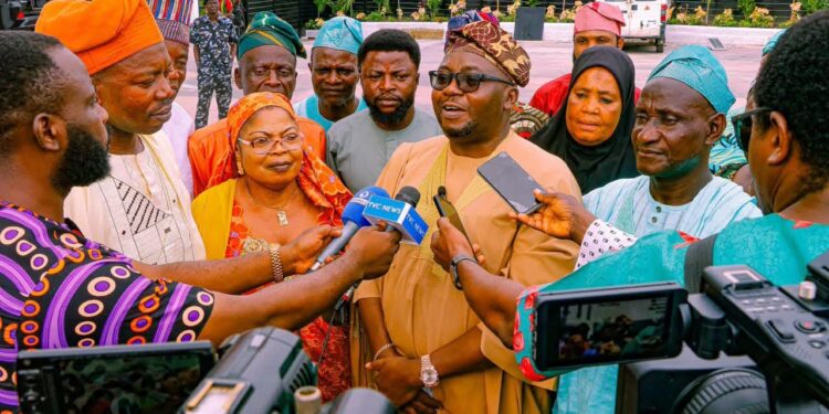 Bye Election IbNorth: Fresh Tension Rocks Oyo APC as Power Minister, Delegate Committee Move to Impose Ex-Accord Member in Ibadan North*