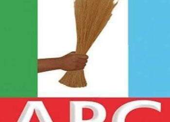 “You are a  Great Mother to all”, Akinyele Council Boss, Hon Akinwole Akinleye Celebrates Oyo PDP State Woman Leader on her birthday