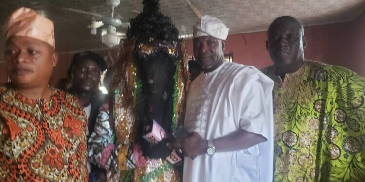 Mogaji Adekunle Busari Calls for Cultural Preservation As Agbo Ogede Masquerade Visits Eegunjenmi Compound