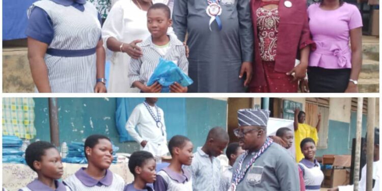 EDUCATION: Akinyele Council Boss, Hon Akinwole Akinleye attends ALMA MATA Methodist Grammar School Bodija Prize Giving Day, Showers Best Students with Gifts.