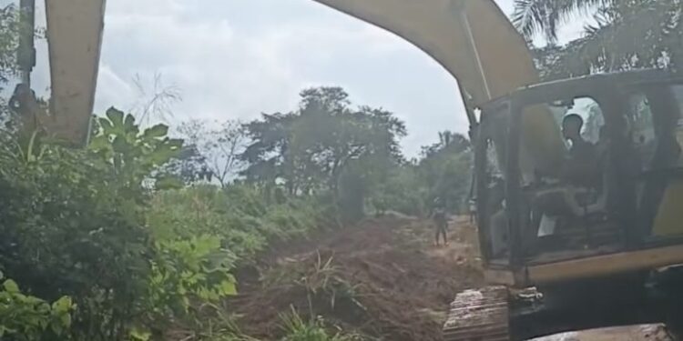 Adeojo Embarks on Dredging Project to Enhance Health, Safety in Ido Communities