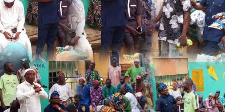 Oyo Lawmaker, Babalola Abiodun, PhD. Pays Surprise Visit to PDP Ward 3 Meeting with Cash Donations
