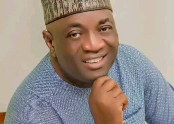 Senator Yunus Akintunde Commiserates With the Family of Elder Abiodun Amoo and APC Lagelu Constituency.