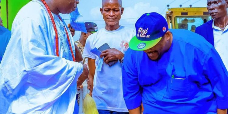 Ibarapakan Congratulates Olu of Igbo-Ora at 64*