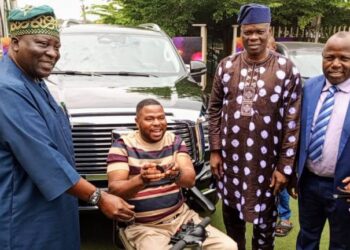 JUST IN: Gov Makinde Surprises Fresh FM CEO Yinka Ayefele with Brand New SUV after Fire Disaster