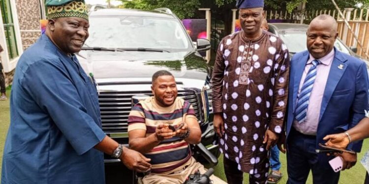 JUST IN: Gov Makinde Surprises Fresh FM CEO Yinka Ayefele with Brand New SUV after Fire Disaster