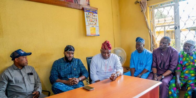 Oyo Speaker, Ogundoyin Pays Condolence Visit to PMS Over Tragic Bus Crash That Claimed Lives of Eruwa, Lanlate Indigenes