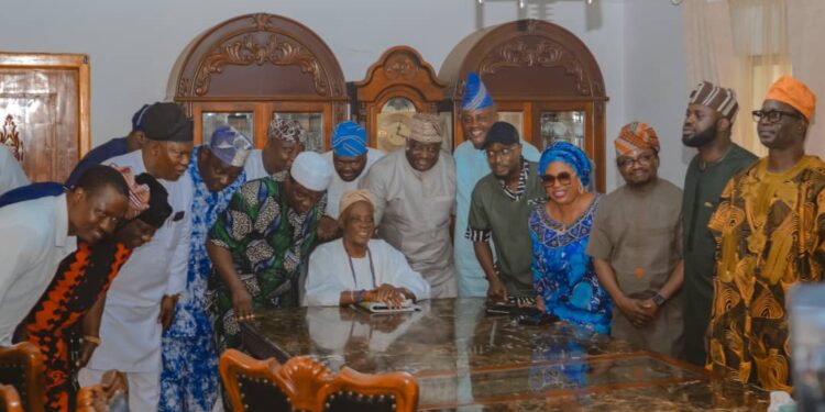 Oyo Assembly Delegation Pays Courtesy Visit to Olubadan-Designate, Oba Rashidi Ladoja