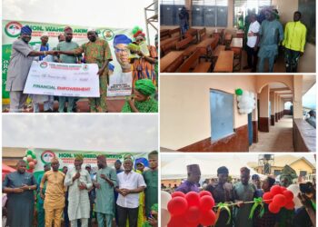 PHOTOS: You Have Made Us Proud – Oyo PDP Chieftains Commend Hon Waheed Akintayo Over N6m Cash Empowerment Programme, Sch’l Renovation .*