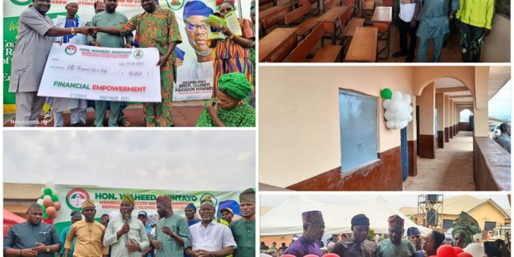 PHOTOS: You Have Made Us Proud – Oyo PDP Chieftains Commend Hon Waheed Akintayo Over N6m Cash Empowerment Programme, Sch’l Renovation .*