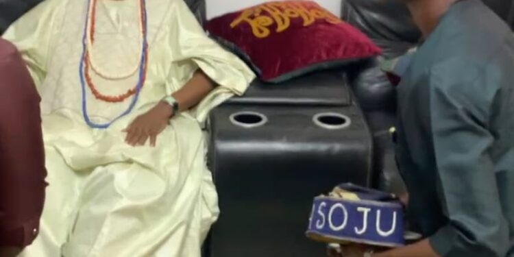 Oba Rasheed Adewolu Ladoja: The Olubadan Setting a Royal Standard  By Aare Alawode Rahmon Akintunde