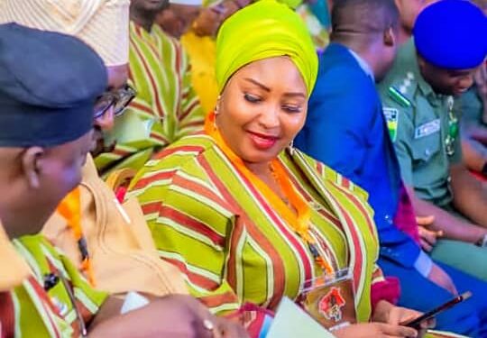 Makinde Commissioner, Hon Toyin Balogun Serenade Ijaya on his birthday Anniversary