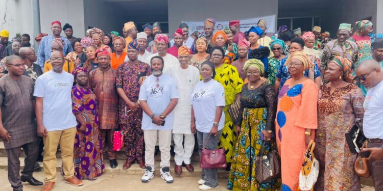 Oyo Government Bans “Sign Out” Celebrations In Schools   _…Reinforces Mobile Phone Prohibition in Schools_