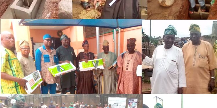 ‎Lagelu Legislature, Hon AKT Lays Foundation For Construction Of Amotekun Office, Illuminates Communities With Solar Street Light