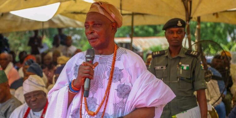 Oluyole LG Chairman felicitates Olubadan designate, Oba Ladoja on his 81st birthday