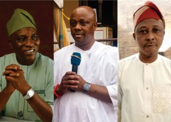 Mayegun Babanumi congratulate to Alhaji Adeleke and Alhaji Adeshina.