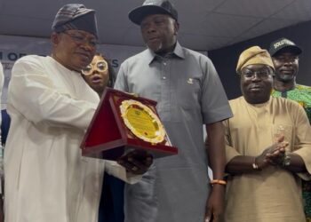 Breaking: Olooye Adegoke Receives NUJ Award of Honour, Makes Huge Donations As Usual