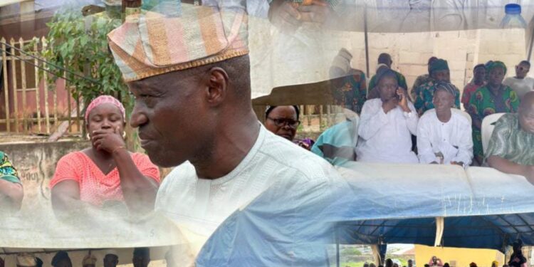 Ido LG PDP Ward 10 Holds Meeting with United Front — Commodore Babalola (Rtd) Ph.D Donates cash to Party Members