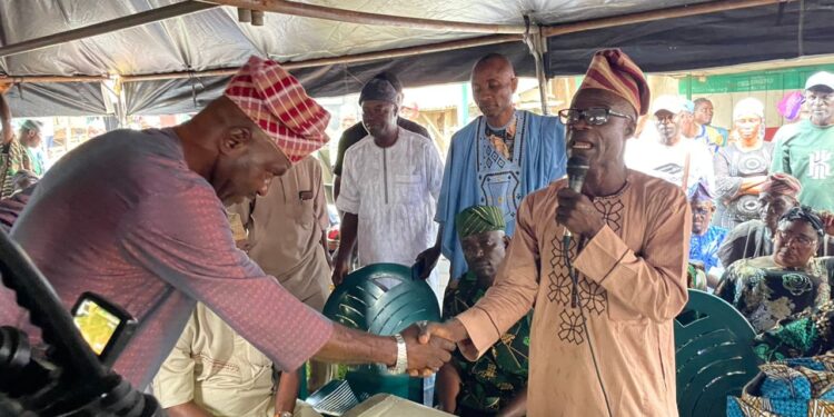 Oluyole LG lauds Party Stakeholders over inauguration of new Ward Execos, reaffirms loyalty to Makinde