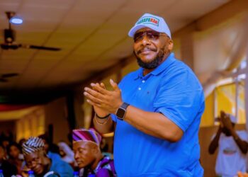 Ibarapakan Facilitates School Items for Three Secondary Schools in Ibarapa