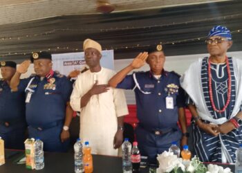 Egbeda Council Chairman, Sanda Presents Patrol Vehicle to Egbeda Police Station