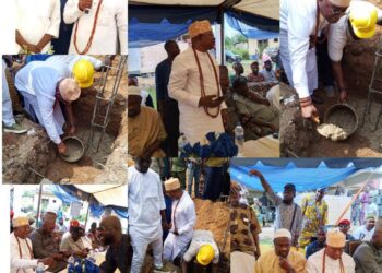 PHOTOS: Oloye Adegoke Supports with N21M Philanthropy as Oluyole Flags Off Mini Mapo Hall Project*