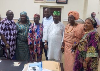 Hundreds Of Youths Dump APC For PDP Ahead of 2027 Elections in Kwara