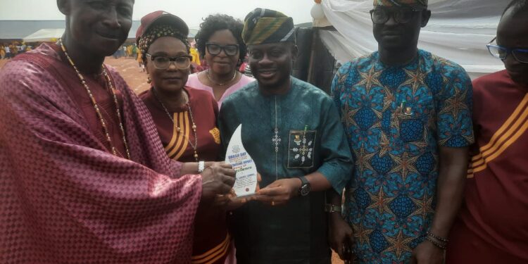 Egbeda Chairman Sanda Sikiru Honoured for Outstanding Contribution to Grassroots Sports