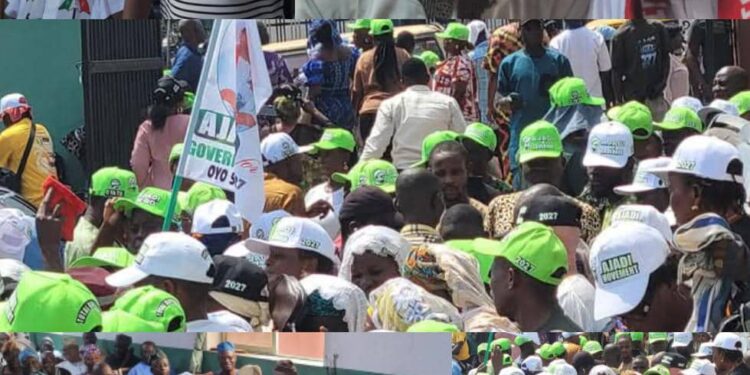 PHOTOS: Amb Olufemi Ajadi Oguntoyinbo (Ajadi Nbo) meets PDP Executives to Declare Governorship Ambition