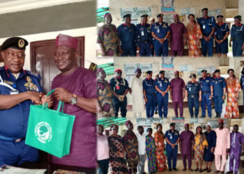 NSCDC COMMANDANT COMMENDS IBADAN NORTHWEST CHAIRMAN FOR OUTSTANDING SUPPORT TO SECURITY OPERATIVES.